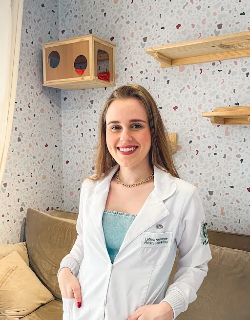 Letícia Neuberger, médica veterinária domiciliar em Joinville, CRMV-SC 12436